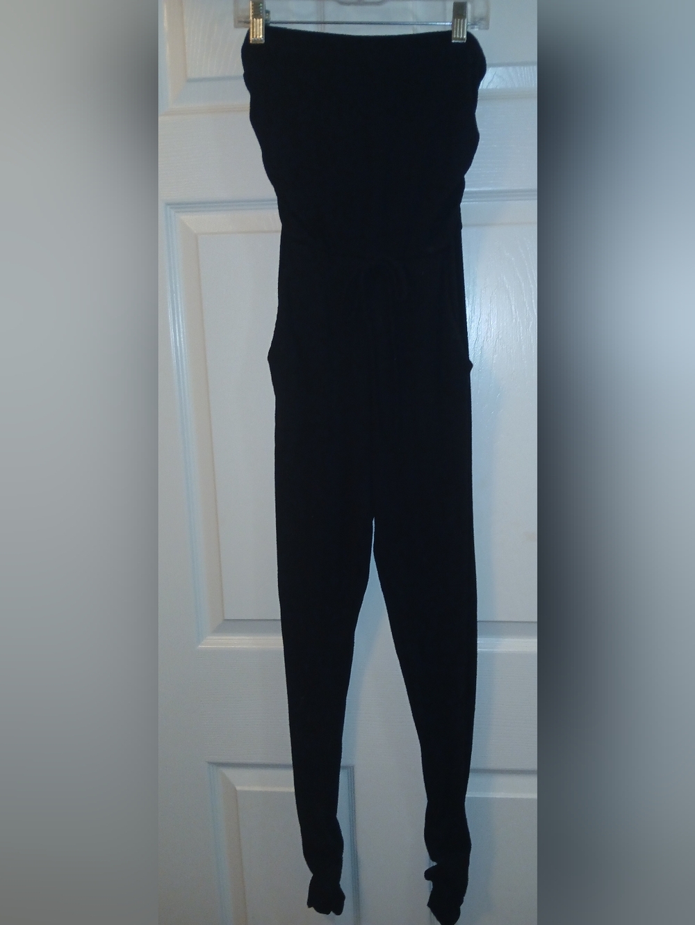 A ELLEN Sleeveless Black Women's Jumpsuit with Tapered Leg Size Small